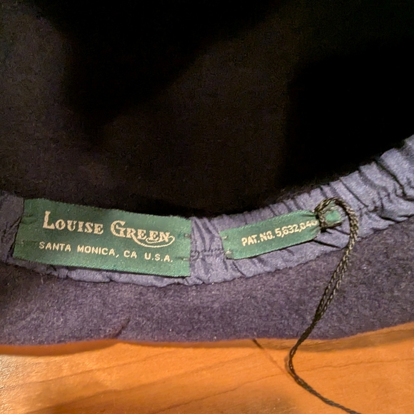 Louise Green Unique Navy Velvet Bow Cloche Hat. - Picture 6 of 6